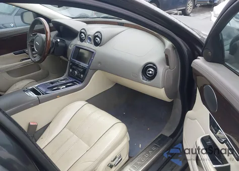 2012 Jaguar Xj z USA, uszkodzony, nr VIN SAJWA1CB0CLV37935